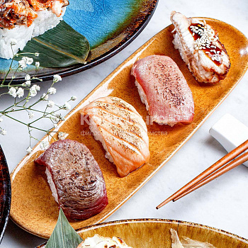 Fire sushi сет: говядина, лосось, угорь, тунец